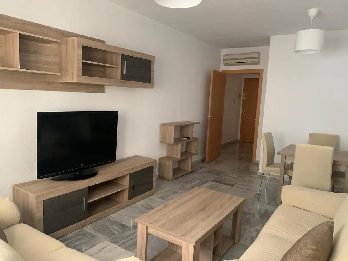 Piso De 3 Dormitorios Cerca De La Playa Y Del Recinto Ferial Malaga